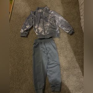 NWOT Nike outfit 24 months